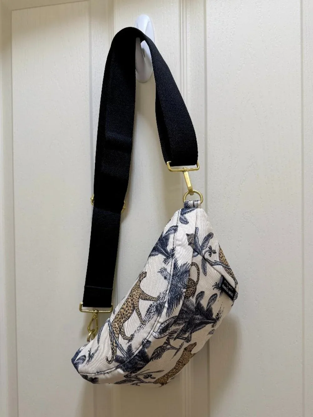Demi Tebow X Canvelle Collection Crossbody Sling Bag Lightweight Travel Bag - Picture 14 of 15